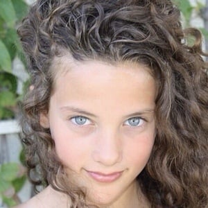 Does Sofie Dossi Have A Sister