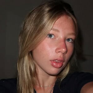 Sophia Florence Headshot 6 of 6