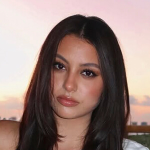 Sophia Gonzalez Headshot 4 of 6