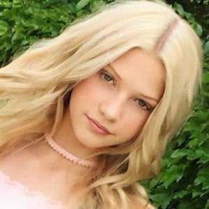 Sophy Laufer Headshot 10 of 10