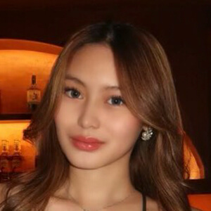 sophiacamero_ Headshot 5 of 6