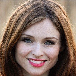 Sophie Ellis-Bextor Headshot 5 of 10