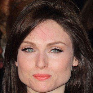 Sophie Ellis-Bextor Headshot 6 of 10