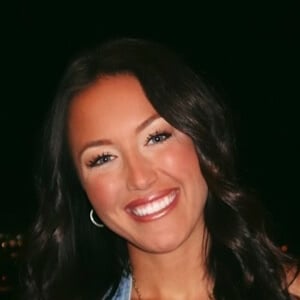 Sophie Hooker Headshot 4 of 4