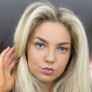 Sophie Parish Headshot 4 of 5