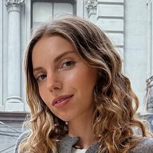 Sophie Pavlovska Headshot 6 of 6