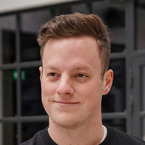Stefan Thyron Headshot 6 of 6