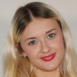 Steph Myers Headshot 6 of 9