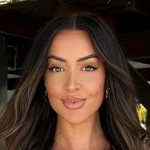 Steph Pacca Headshot 3 of 6