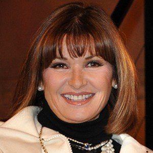 Stephanie Beacham - Bio, Family, Trivia | Famous Birthdays