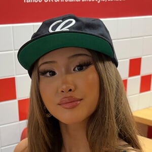 Stephanie Chen Headshot 2 of 4