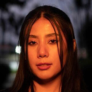 Stephanie Leon Headshot 4 of 6