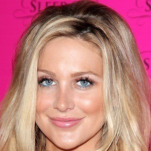 Stephanie Pratt Headshot 4 of 10