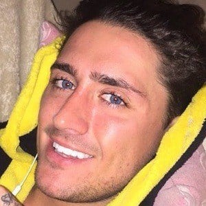 Stephen Bear Headshot 5 of 8