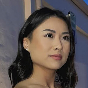 Stephi Nguyen Headshot 2 of 5