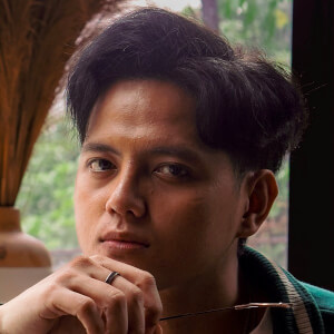 Stevan Pasaribu Headshot 3 of 3