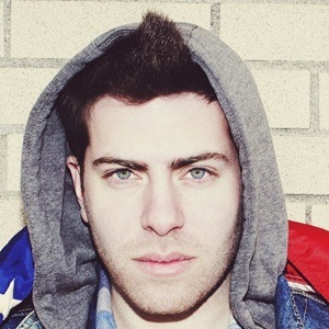 Hoodie Allen Headshot 7 of 8