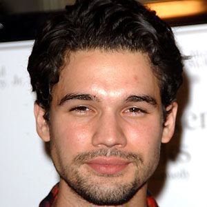 Steven Strait Headshot 4 of 10