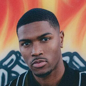 DeMari Davis Headshot 5 of 6
