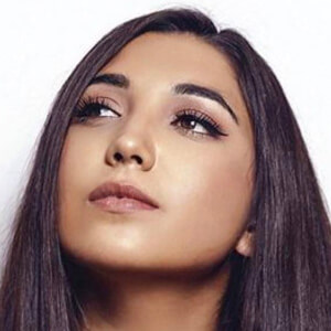 Sukesha Elizabeth Ray Headshot 8 of 13