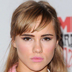 Suki Waterhouse at age 20