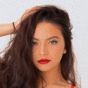 Summer Rae Klingbeil Headshot 4 of 10