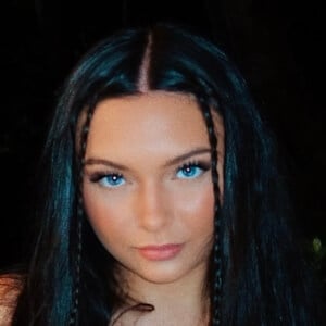 Summer Rae Klingbeil Headshot 5 of 10