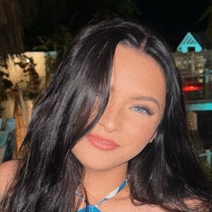 Summer Rae Klingbeil Headshot 7 of 10