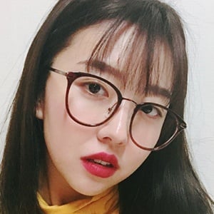 Sunny Dahye - Bio, Facts, Family | Famous Birthdays