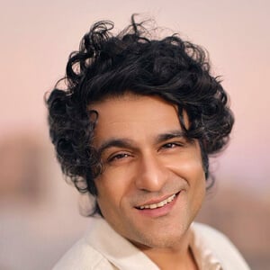 Sunny Hinduja Headshot 2 of 6