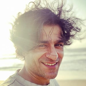Sunny Hinduja Headshot 3 of 6