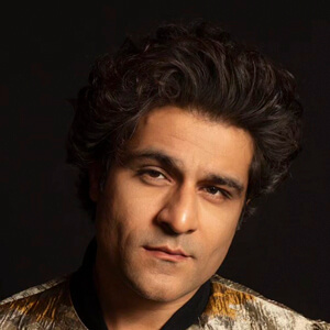 Sunny Hinduja Headshot 4 of 6