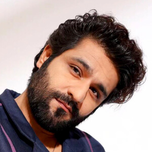 Sunny Hinduja Headshot 5 of 6
