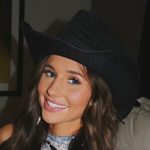 Sydney Everhart Headshot 3 of 5