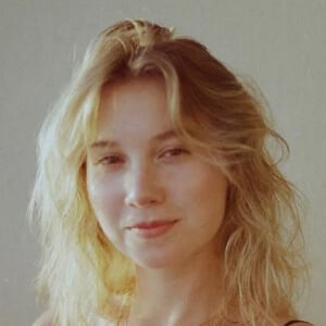Sydney Rose Headshot 4 of 5
