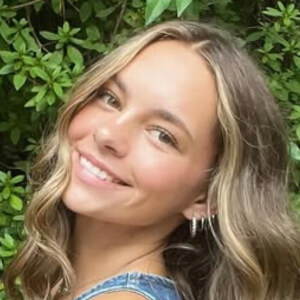 Sydney King Headshot 5 of 7