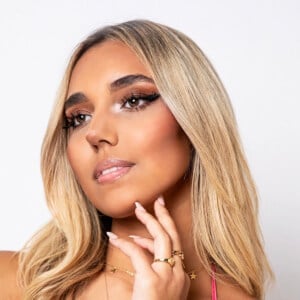 Szandra Mayer Headshot 3 of 4