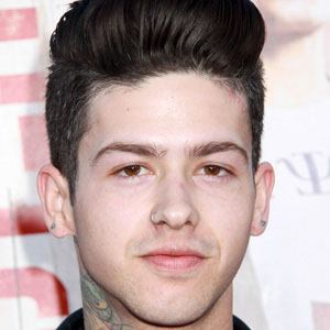 Travis Mills - Age, Family, Bio