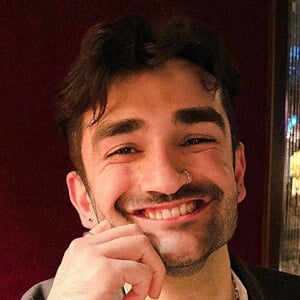 tahalikesyou Headshot 2 of 6