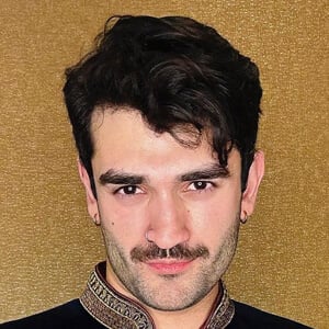 tahalikesyou Headshot 6 of 6