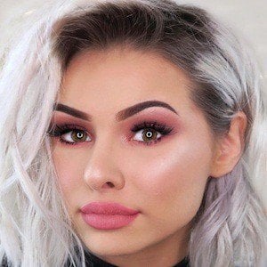 Talia Mar Headshot