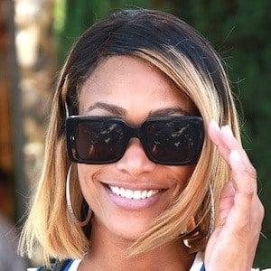 Tami Roman Headshot 7 of 10