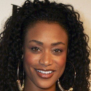 Tami Roman Headshot 9 of 10