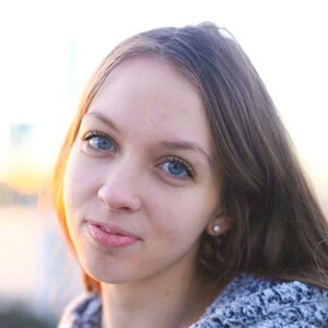 Taryn Hart Headshot 2 of 7
