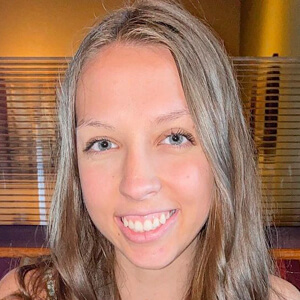 Taryn Hart Headshot 4 of 7