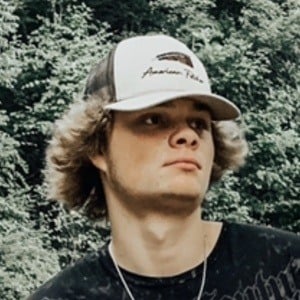 Taylor Campbell Headshot 2 of 16