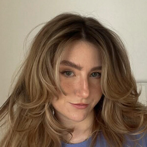 Taylor Efford Headshot 4 of 6