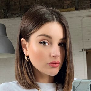 Taylor Hage Headshot 2 of 5