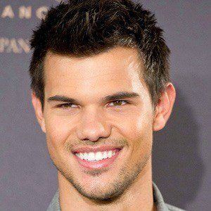 Taylor Lautner 4 of 10