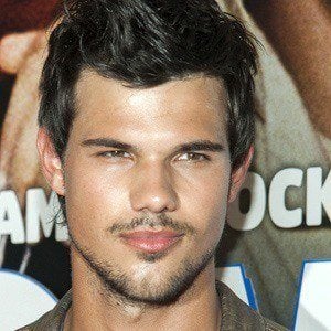 Taylor Lautner 5 of 10